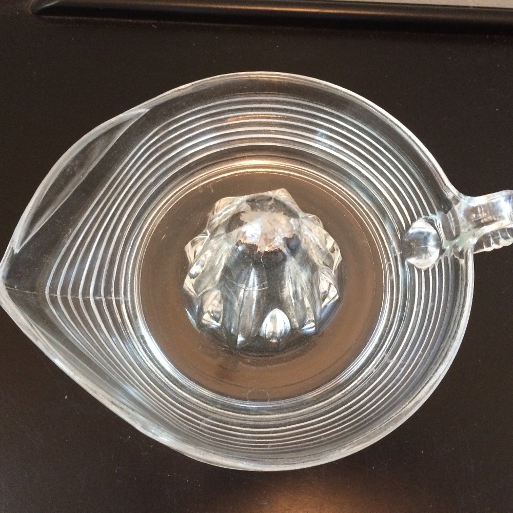 Vintage Clear Glass Juicer for oranges, lemons or any citrus fruit- Mint - Picture 2 of 3
